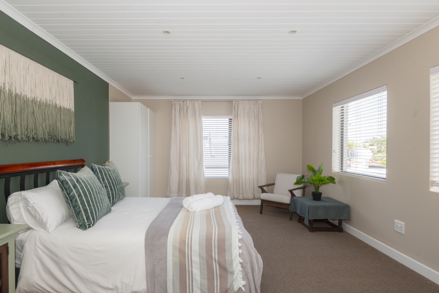 6 Bedroom Property for Sale in Myburgh Park Western Cape